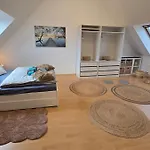 Breeze Maisonette In Leipzig, Balkon Und Марклеберг