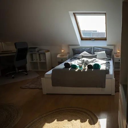 아파트 Breeze Maisonette In Leipzig, Balkon Und *