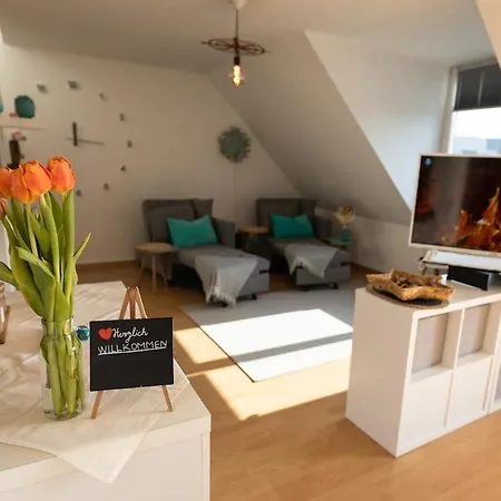 Breeze Maisonette In Leipzig, Balkon Und *